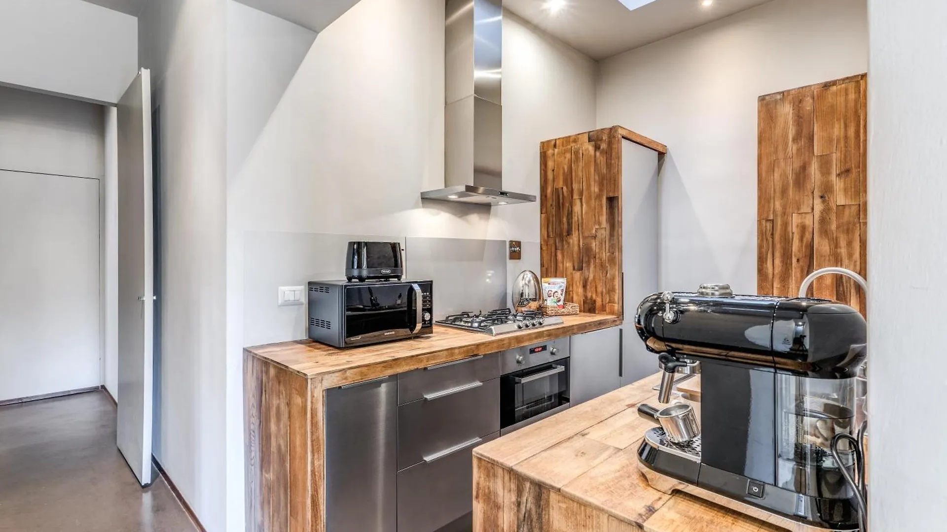 Futura Collection Florence Terrace Apartment